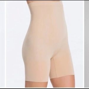 Spanx high waisted shapeware size small. EUC like new